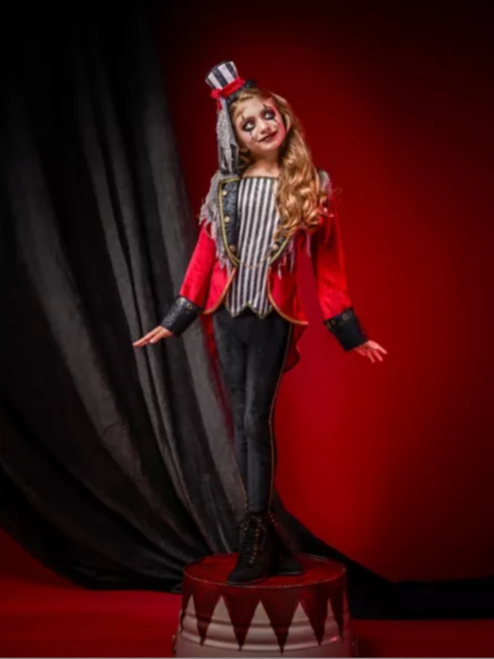Halloween Kids Daring Ringleader Costume. Circus ringmaster costume. Child XL.